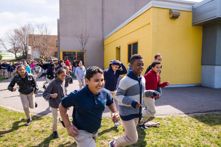 kids running
